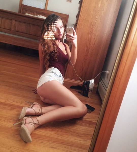 These Sexy Ladies Have Legs That Go On For Days (37 pics)