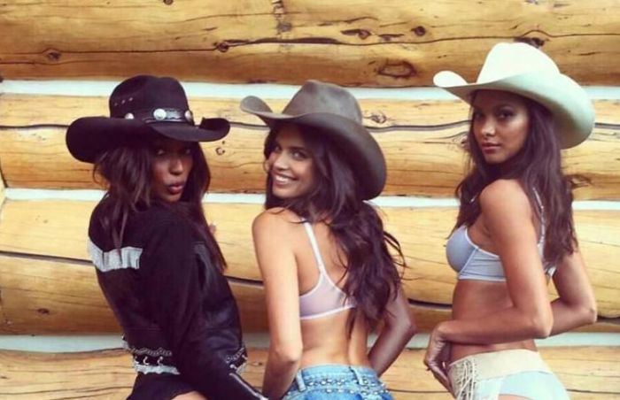 Victoria’s Secret Models Pose In Chaps For Sexy Shoot (12 pics)