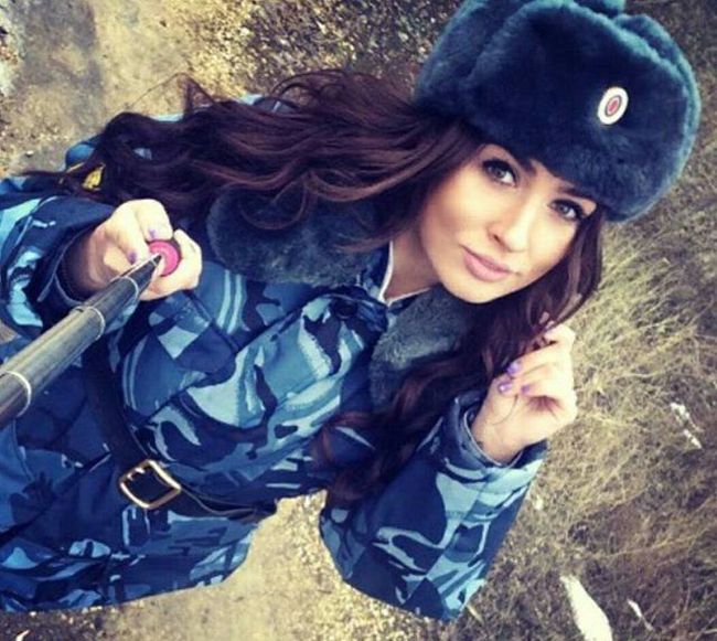 Russian Girls Who Look Really Good In Uniform (34 pics)