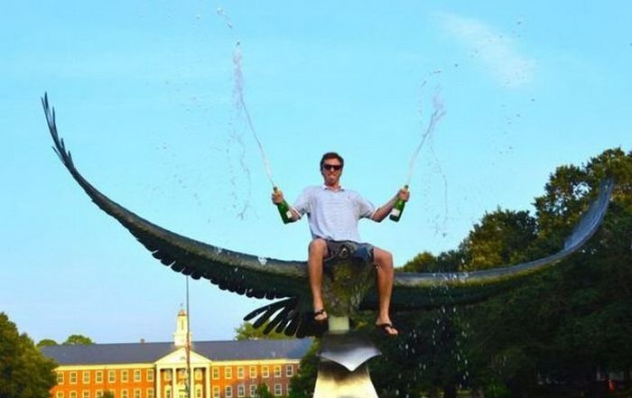 Sometimes Men Do Weird Things Just Because They Can (27 pics)
