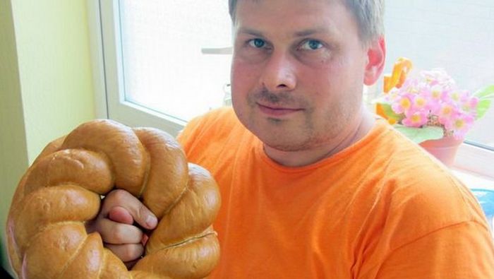 Sometimes Men Do Weird Things Just Because They Can (27 pics)