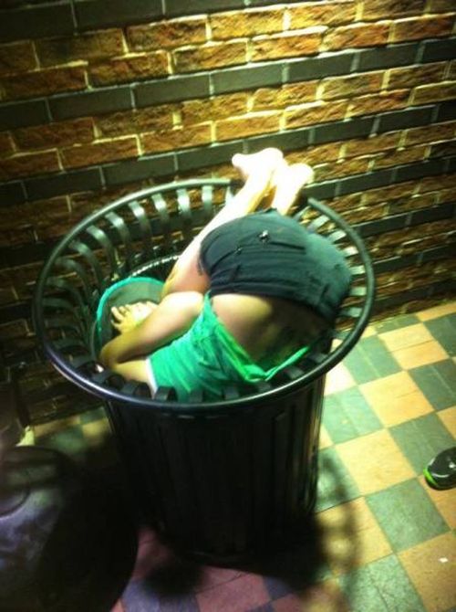 Girls Who Found Impressive Ways To Fail (28 pics)