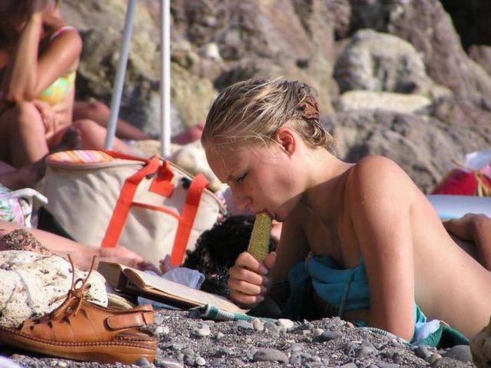Girls Who Found Impressive Ways To Fail (28 pics)