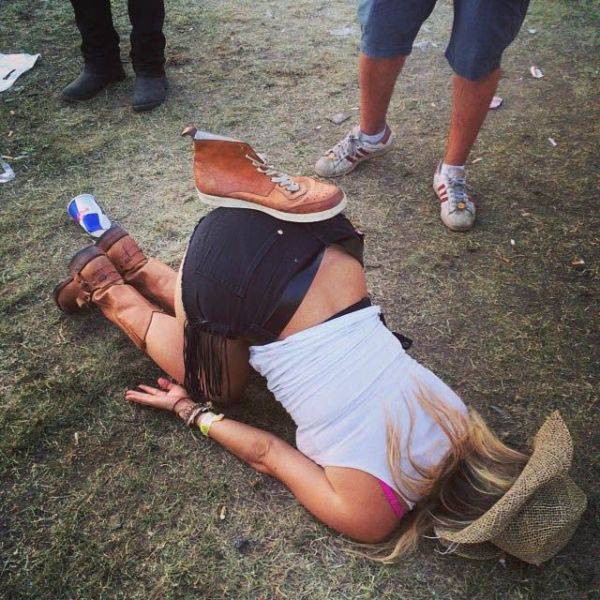 Girls Who Found Impressive Ways To Fail (28 pics)
