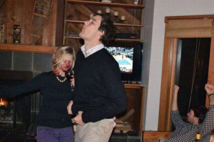 Girls Who Found Impressive Ways To Fail (28 pics)