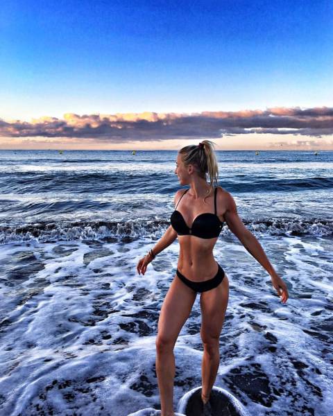 Enjoy Looking At Girls In Bikinis While You Still Can (31 pics)