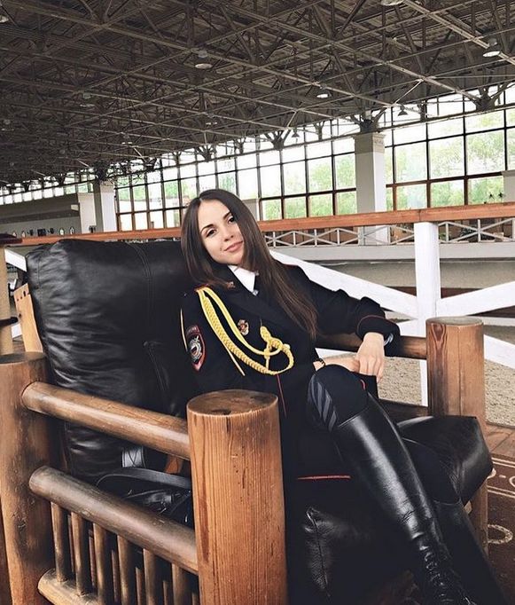 You're Going To Fall In Love With These Russian Police (20 pics)