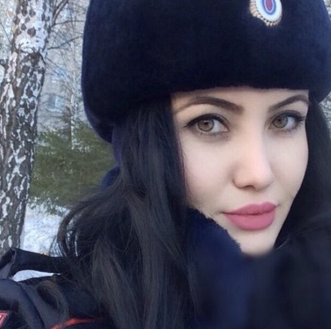 You're Going To Fall In Love With These Russian Police (20 pics)