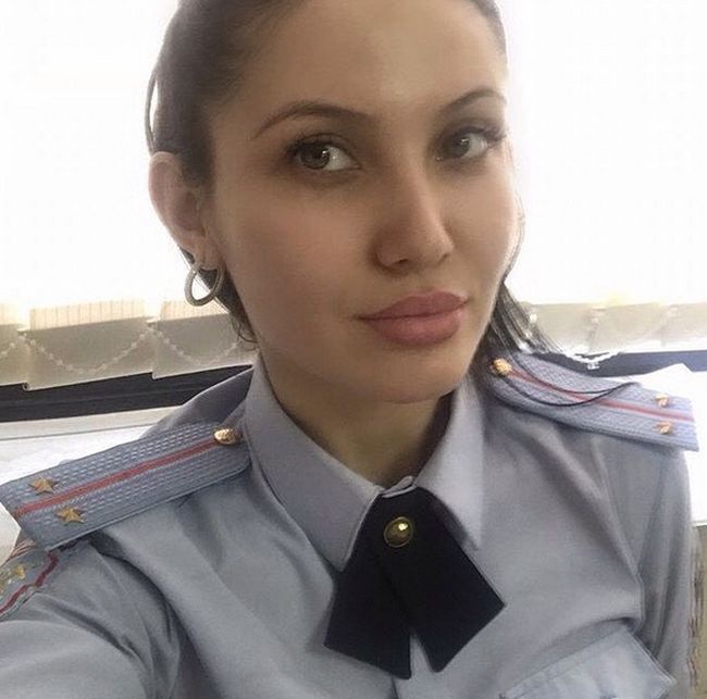 You're Going To Fall In Love With These Russian Police (20 pics)