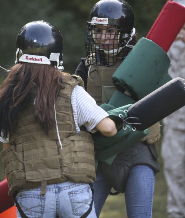 Military Wives See How Their Husbands Live During Marine Corps Open Day (40 pics)