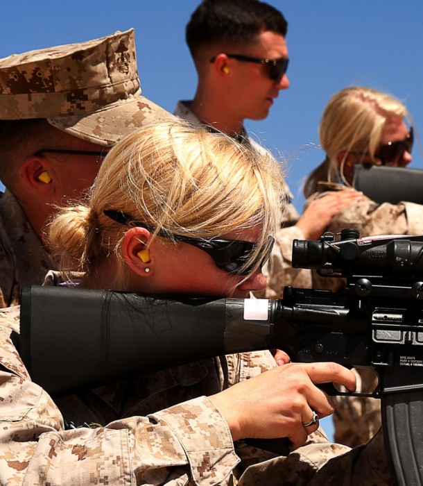 Military Wives See How Their Husbands Live During Marine Corps Open Day (40 pics)