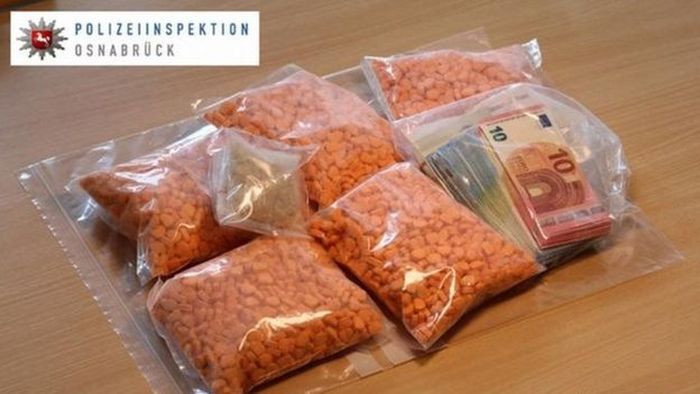 German Police Seize Donald Trump Themed Ecstasy Pills (2 pics)