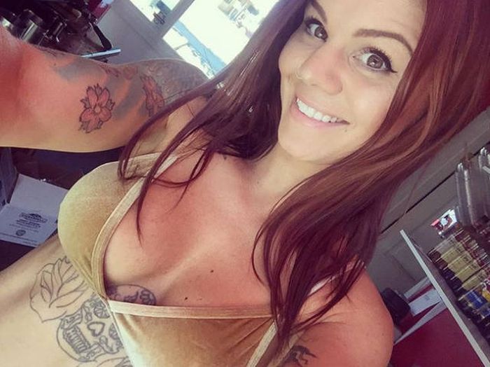 Lilly Really Wants To Become The Hottest Barista In The World (18 pics)