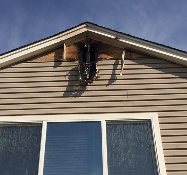 What Happens When A House Gets Struck By Lightning (5 pics)