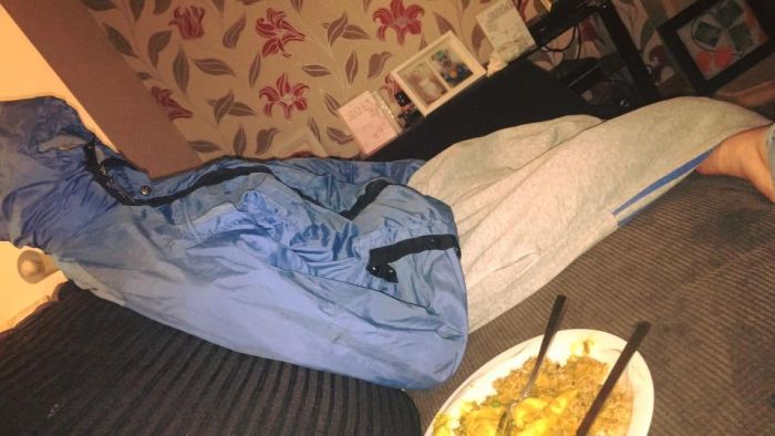 Girl Creates Fake Pillow Men To Get Revenge On Spying Ex-Boyfriend (5 pics)