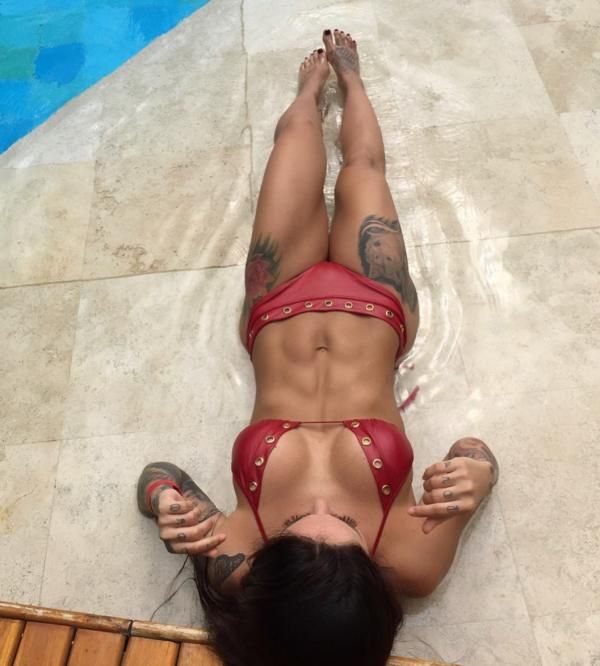 A Beautiful Girl With Abs Is A Magical Sight (36 pics)