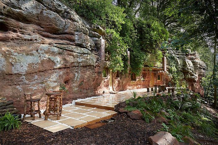This Modern Cave Is Like A Dream Come True (7 pics)