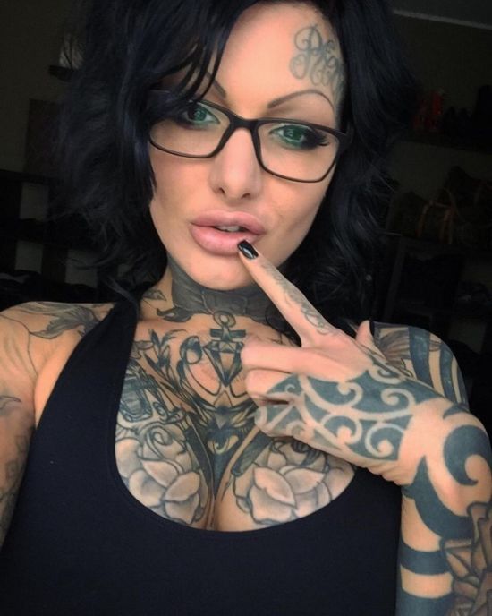 If You Like Tattoos You're Going To Love This Model (11 pics)