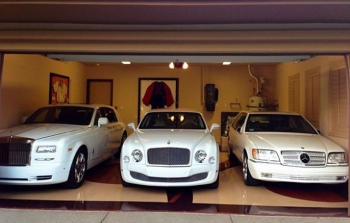 A Look Inside Floyd Mayweather's Massive Las Vegas Mansion (26 pics)