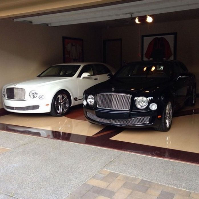 A Look Inside Floyd Mayweather's Massive Las Vegas Mansion (26 pics)