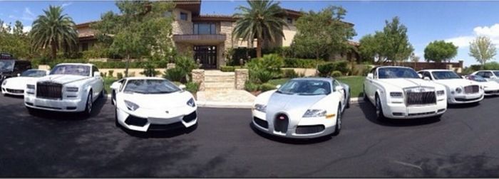 A Look Inside Floyd Mayweather's Massive Las Vegas Mansion (26 pics)