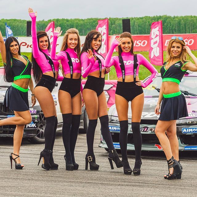 The Beautiful Girls Of The NRing Racing Circuit (53 pics)
