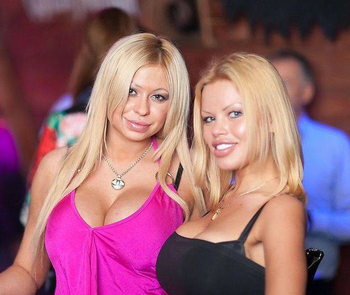 Women Who Overloaded Their Bodies With Silicone (45 pics)