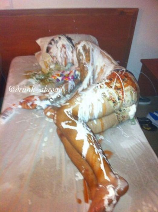 When Drunk Drinking Goes Too Far (32 pics)