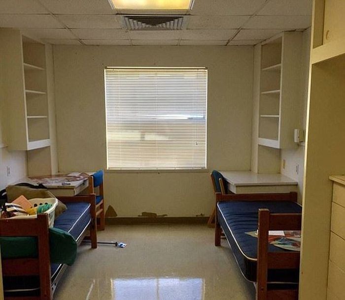 Students Transform Dorm Room Into Luxury Suite (5 pics)