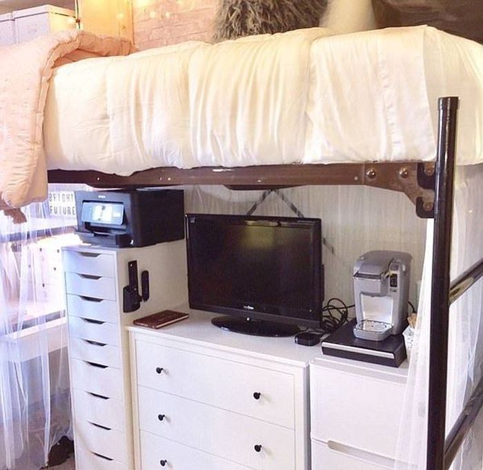 Students Transform Dorm Room Into Luxury Suite (5 pics)