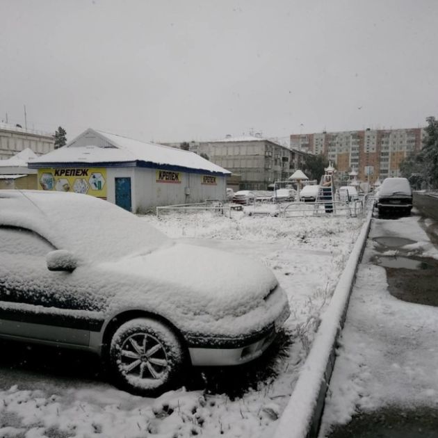 Photos Of August Snowfall In Yakutia (16 pics)