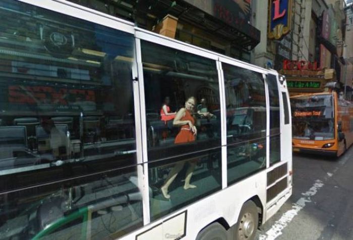 Bizarre Google Street View Photos (29 pics)