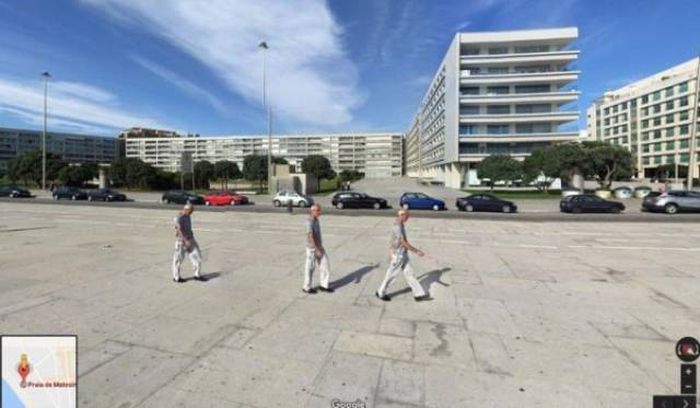 Bizarre Google Street View Photos (29 pics)