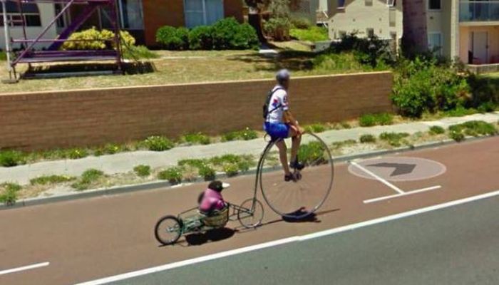 Bizarre Google Street View Photos (29 pics)