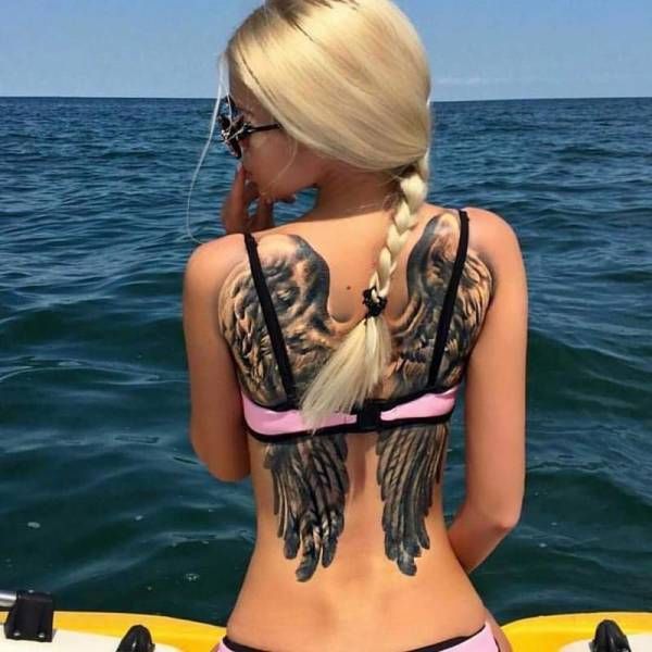 Girls With Tattoos (26 pics)