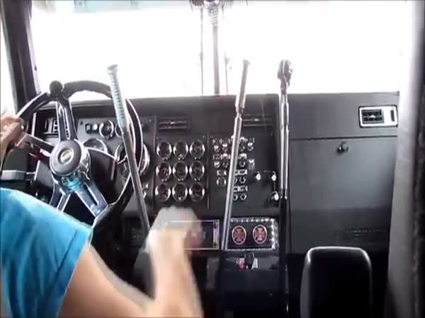 Amazing Truck Driving Shift Skills