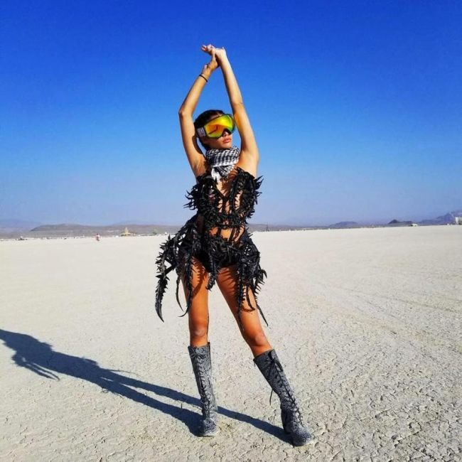 Hot Girls Of The Burning Man Festival (26 pics)