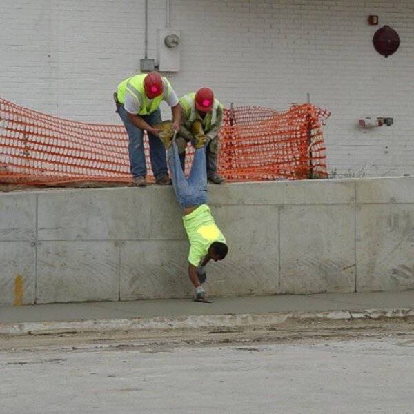 You Just Can’t Escape Work… (40 pics)