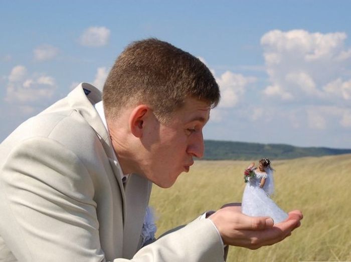 Awfully Photoshopped Russian Wedding Pictures (21 pics)