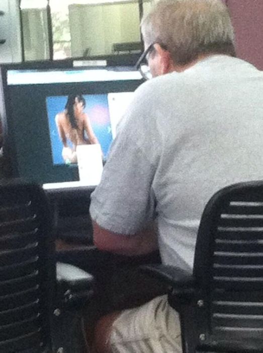 People Caught Looking At Porn In Public (20 pics)