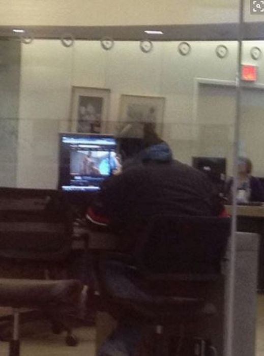 People Caught Looking At Porn In Public (20 pics)