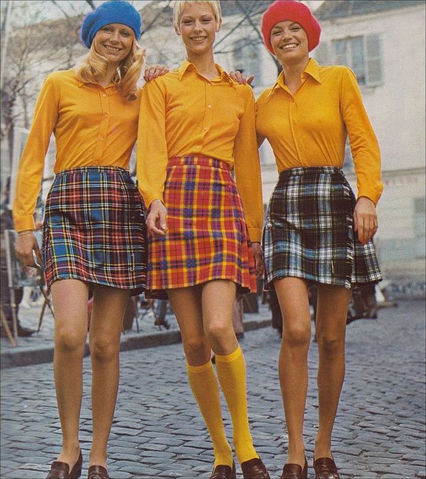 Mini Skirts In The 60s (45 pics)