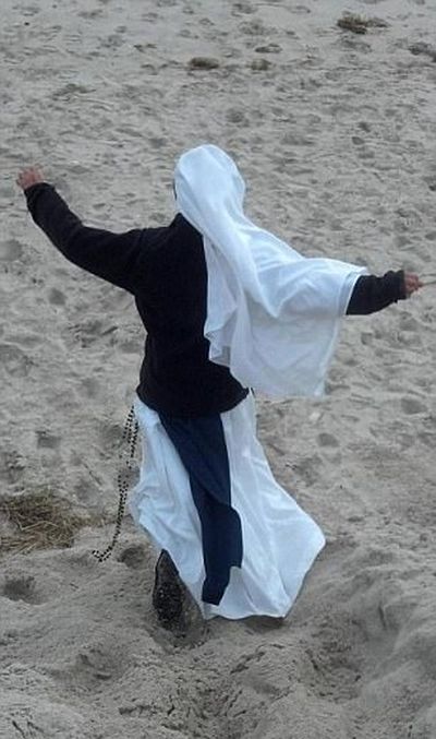 Nuns Have Fun (12 pics)