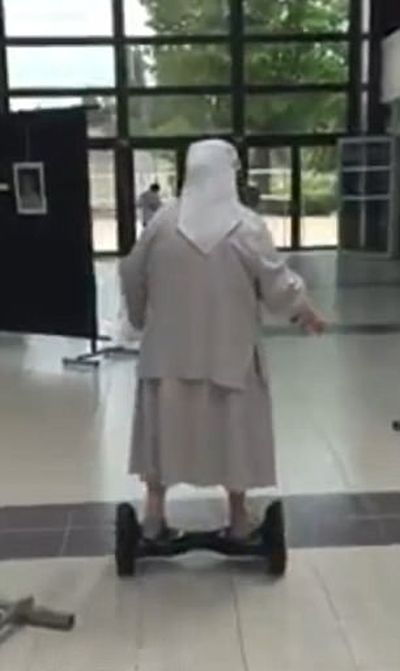 Nuns Have Fun (12 pics)