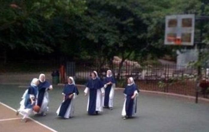Nuns Have Fun (12 pics)