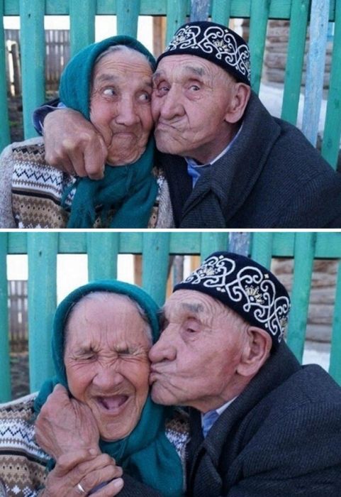 Seniors In Love (20 pics)