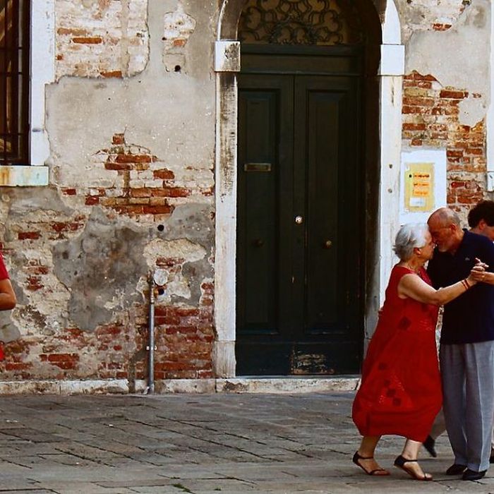 Seniors In Love (20 pics)