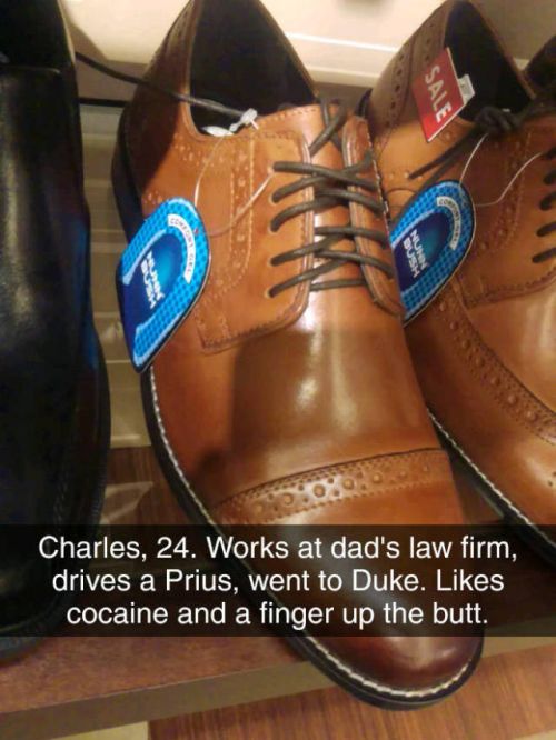 Bored Shoe Salesman Can Tell Everything About You Judging Only By Your Shoes (14 pics)