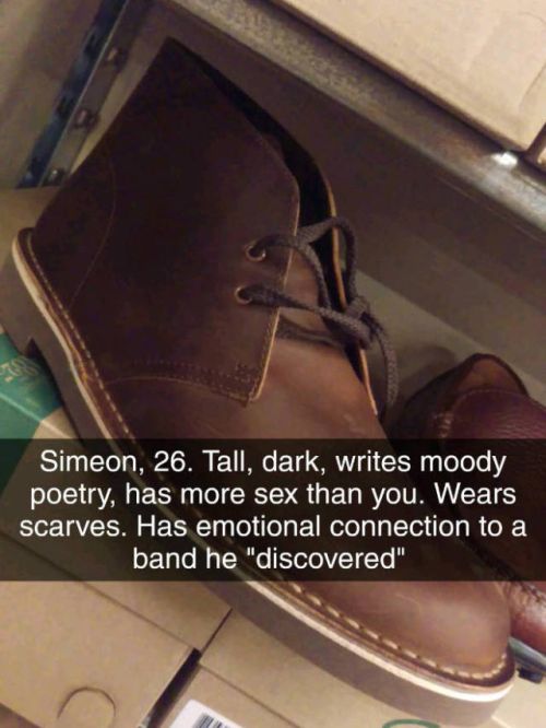 Bored Shoe Salesman Can Tell Everything About You Judging Only By Your Shoes (14 pics)