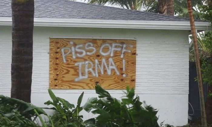 Florida Doesn’t Lose Their Sense Of Humor (22 pics)